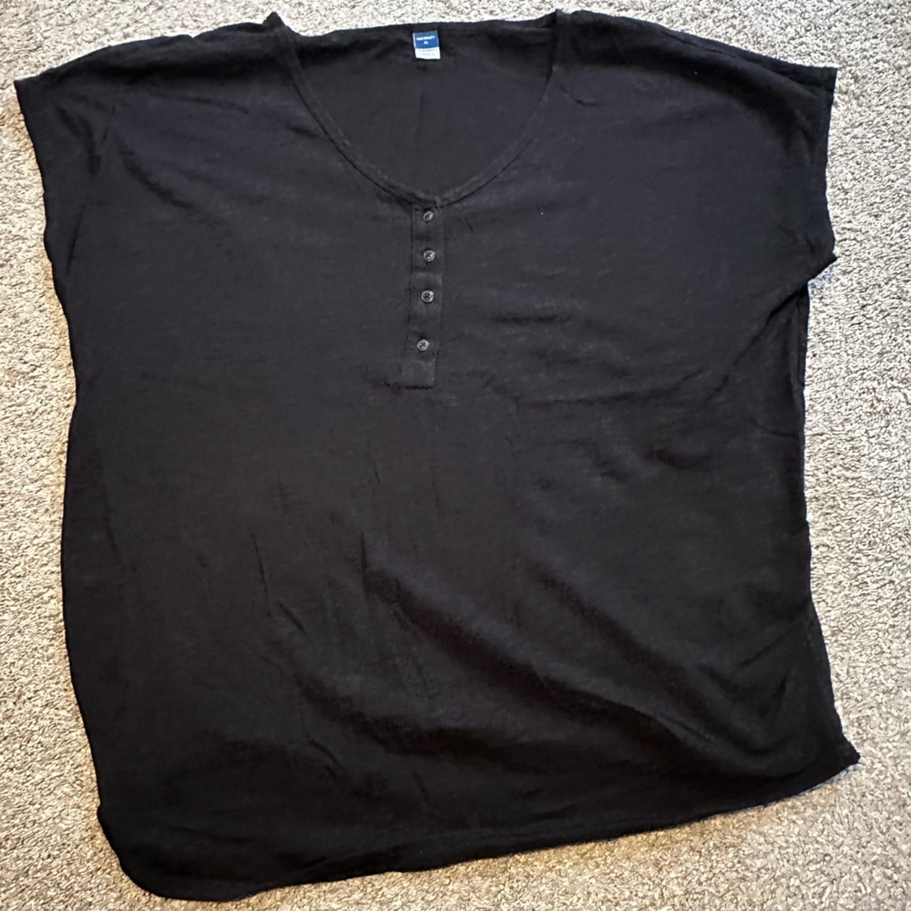 Like new black Henley shirt with cropped sleeves - maternity xl